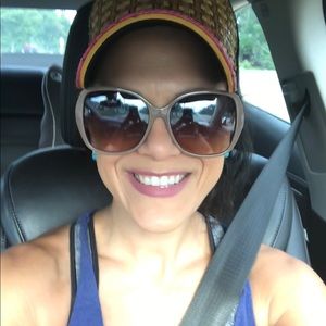 Meet your Posher, Casey